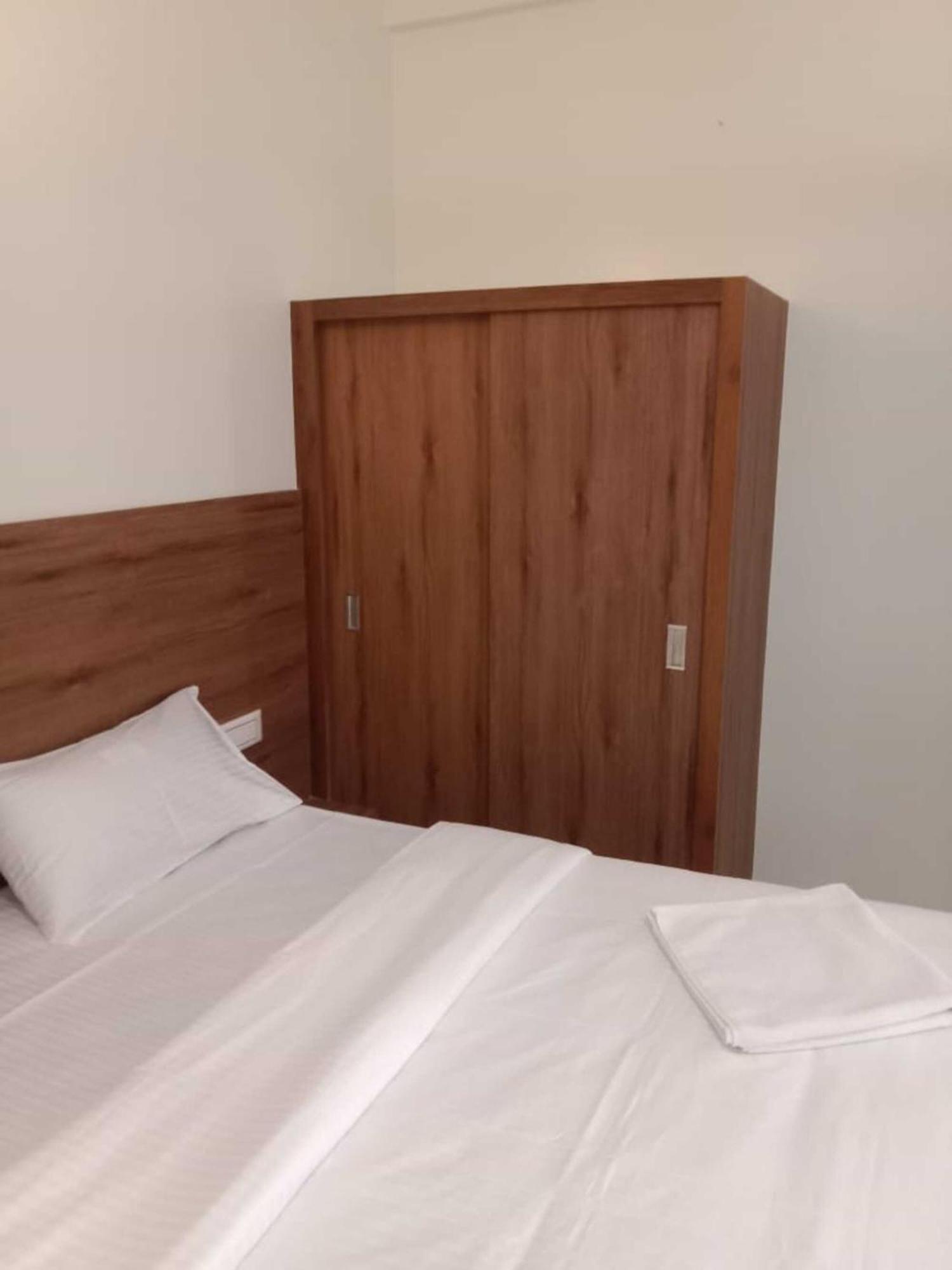 Royal Kitchen Otel Hirisave Dış mekan fotoğraf