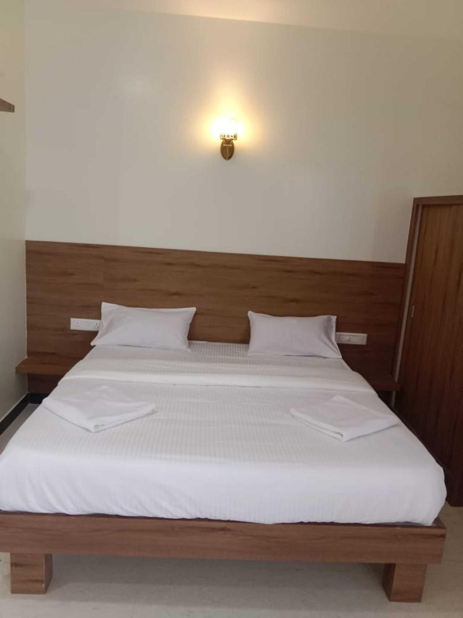 Royal Kitchen Otel Hirisave Dış mekan fotoğraf